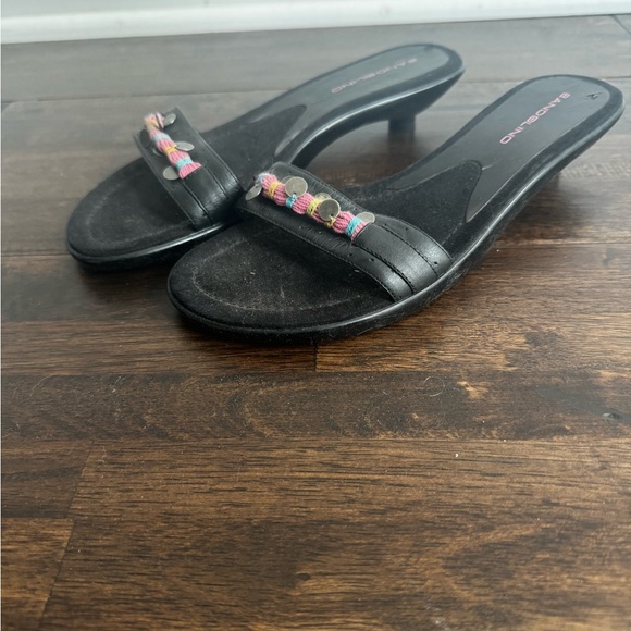Bandolino Black Sandals with Colorful Embroidery - Picture 2 of 6